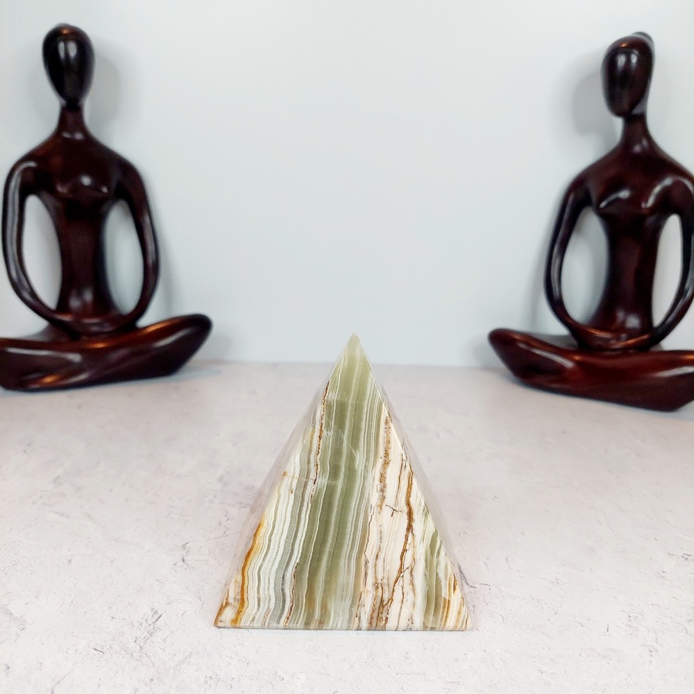 Green Onyx Pyramid | Heart Healing • Growth • Inner Strength